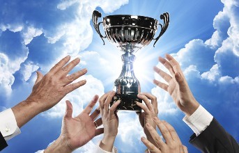 ����ǿ������ ��ר�����¡���ҵ��չ�������